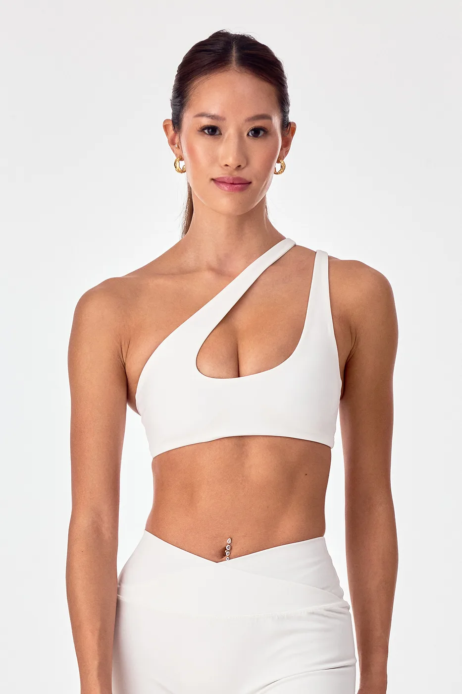 Asymmetric Bra